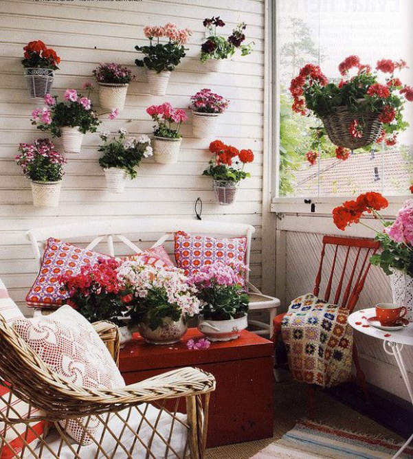 Risultati immagini per decorare balcone piccolo